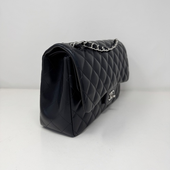 Chanel Quilted Double Flap Jumbo Lambskin Bag - Picture 3 of 10